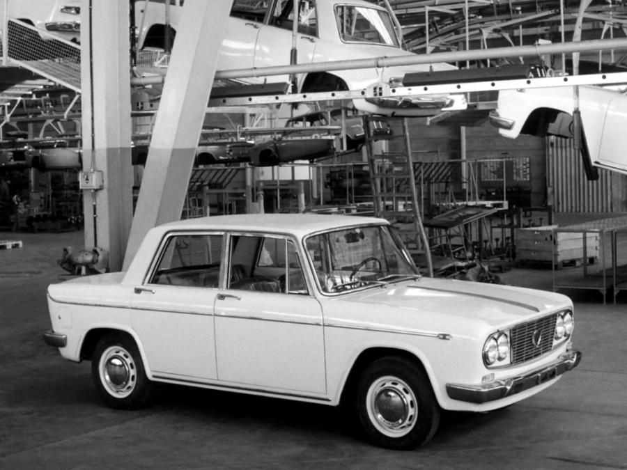  Lancia Fulvia 1963 года  (фото 2 из 5)